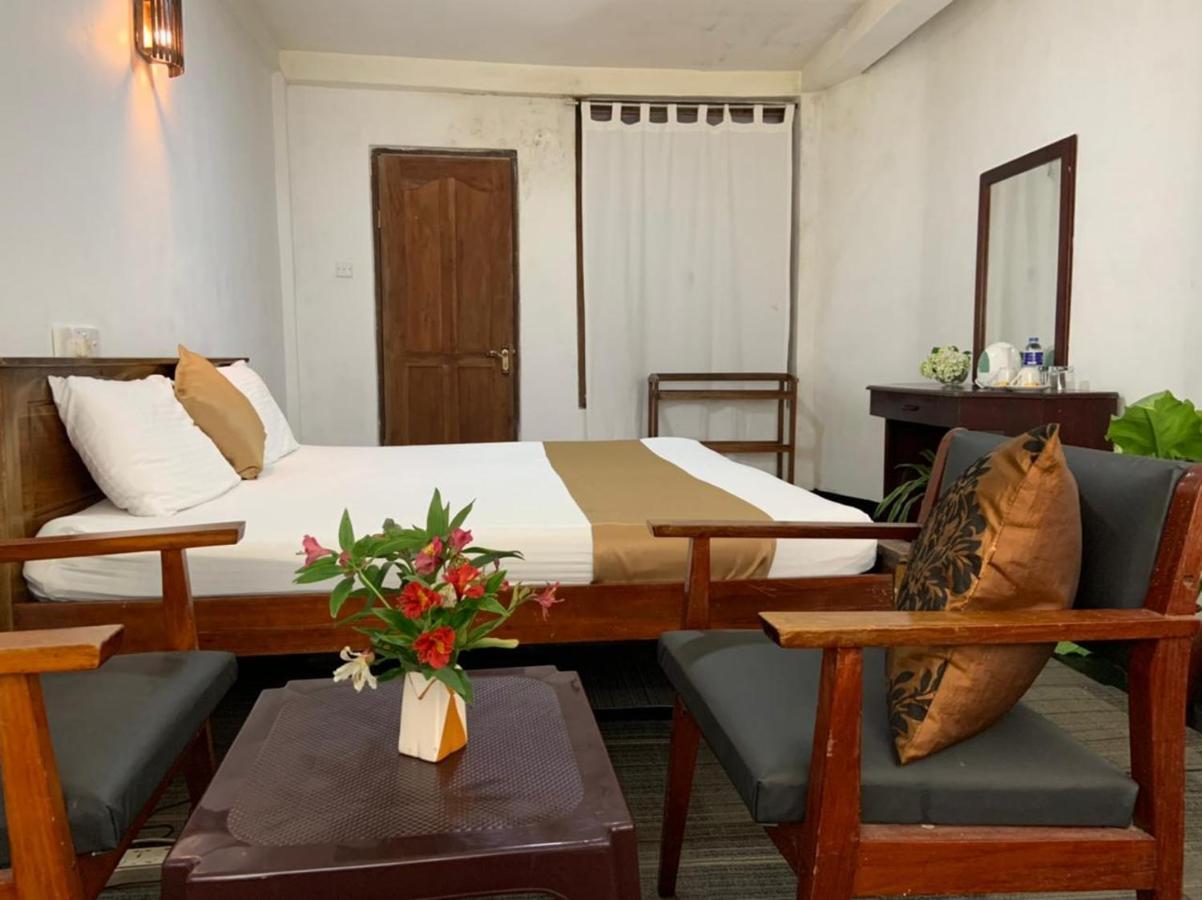 Golden King Guest Bed and Breakfast Nuwara Eliya Buitenkant foto