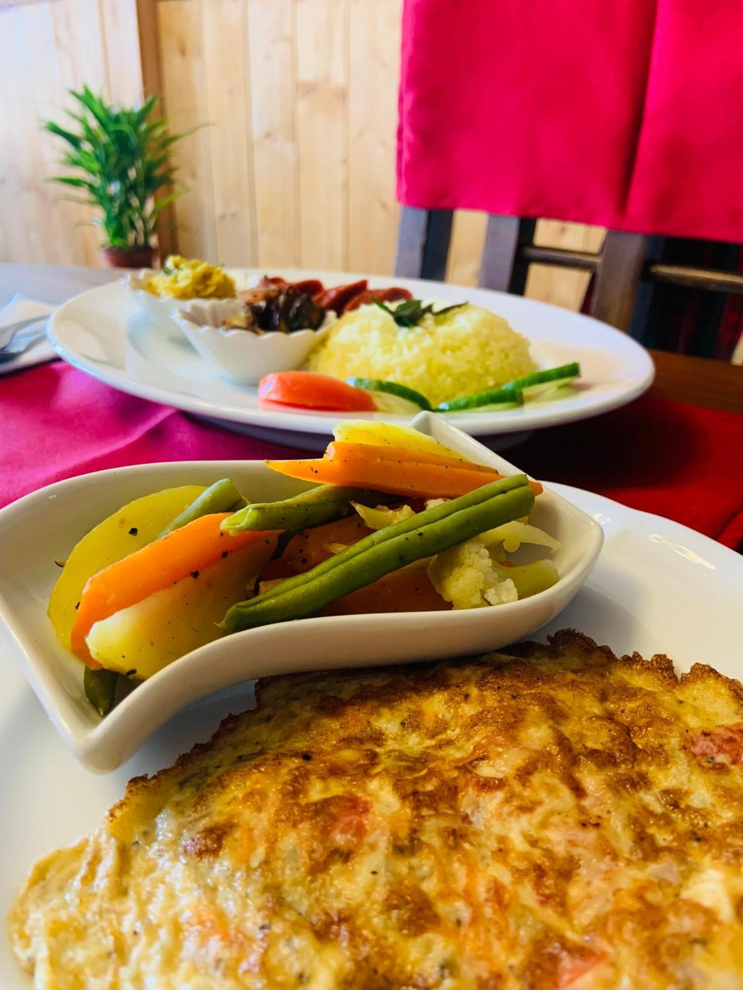 Golden King Guest Bed and Breakfast Nuwara Eliya Buitenkant foto