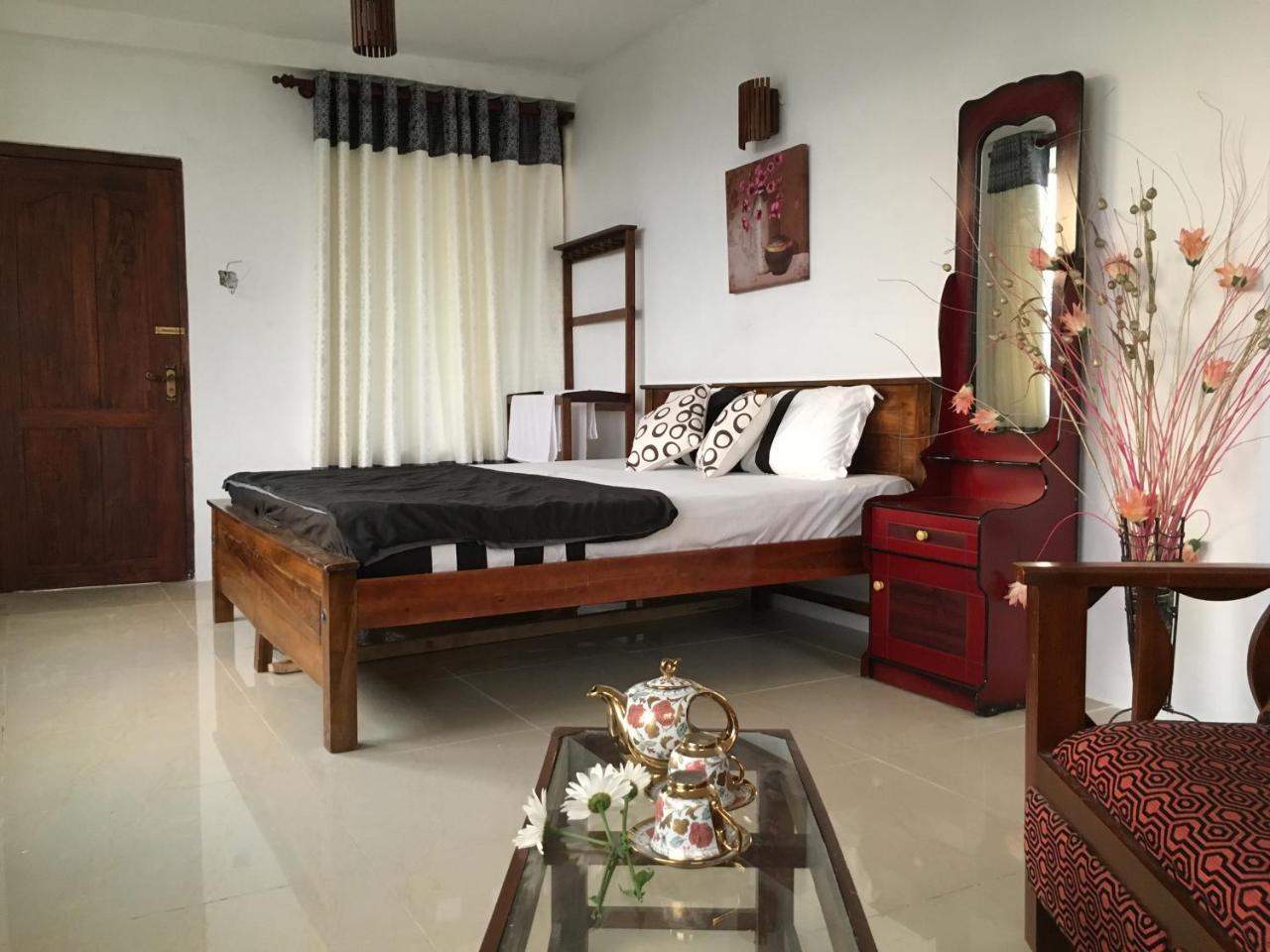 Golden King Guest Bed and Breakfast Nuwara Eliya Buitenkant foto