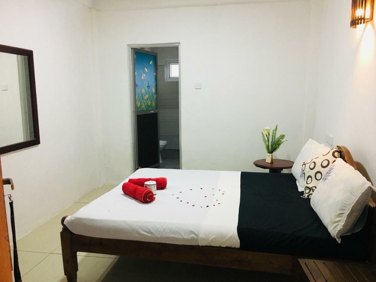 Golden King Guest Bed and Breakfast Nuwara Eliya Buitenkant foto